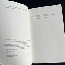 Load image into Gallery viewer, Eva Gerlach - Een bed van mensenvlees