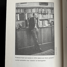 Load image into Gallery viewer, Johan Anthierens - Zonder vlagvertoon (Gesigneerd) Essays Eerste druk. Gesigneerd met opdracht