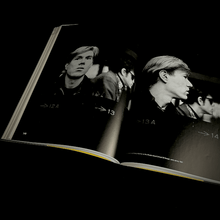 Load image into Gallery viewer, Richie Unterberger - White Light / White Heat. The Velvet Underground Day-By-Day Chronicle Blicero Books