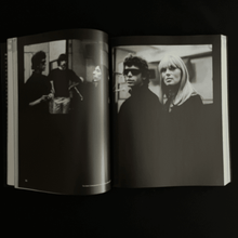 Load image into Gallery viewer, Richie Unterberger - White Light / White Heat. The Velvet Underground Day-By-Day Chronicle Blicero Books