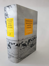 Load image into Gallery viewer, Joost Zwagerman (samensteller) - De Nederlandse en Vlaamse literatuur vanaf 1880 in 200 essays Anthologie Blicero Books