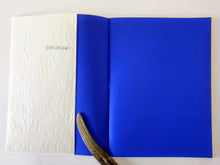 Load image into Gallery viewer, Lucas Hüsgen - De zonnebloemen van Arcadië Beperkte oplage. Gesigneerd.