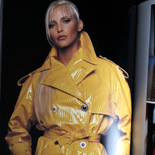 Load image into Gallery viewer, Richard Avedon - Gianni Versace Lookbook Blicero Books