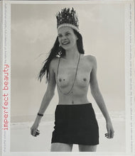 Load image into Gallery viewer, Charlotte Cotton - Imperfect Beauty. The Making of Contemporary Fashion Photographs
