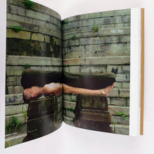 Load image into Gallery viewer, Het ModeMuseum | The Fashion Museum - Backstage Book Blicero Books
