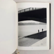 Load image into Gallery viewer, Péter Nadas -Een zweem van licht Book Blicero Books
