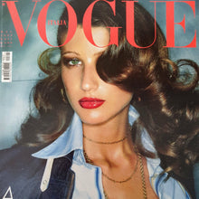 Load image into Gallery viewer, Vogue Italia, Maggio/May 2002 Magazine Blicero Books
