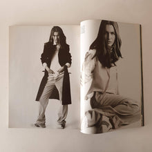 Load image into Gallery viewer, Vogue Italia, Maggio/May 2002 Magazine Blicero Books
