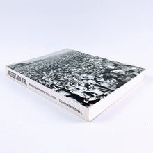 Load image into Gallery viewer, Weegee&#39;s New York - Photographien 1935-1960 Book Blicero Books
