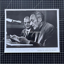 Load image into Gallery viewer, William Burroughs and Allen Ginsberg - 1976 Press photograph Blicero Books
